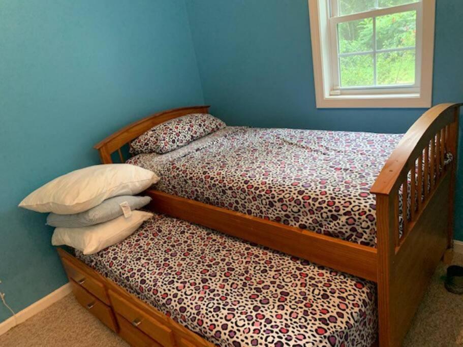 Fun & Fabulous Getaway Villa Gilford Exterior photo