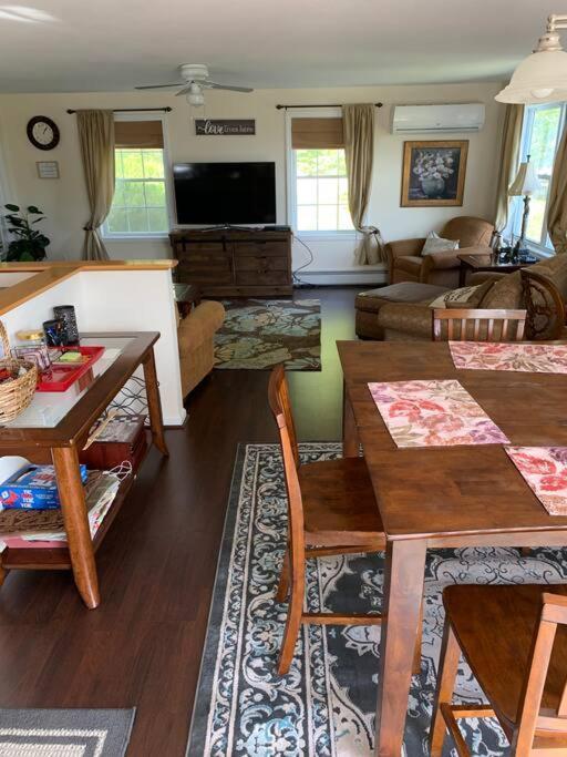 Fun & Fabulous Getaway Villa Gilford Exterior photo