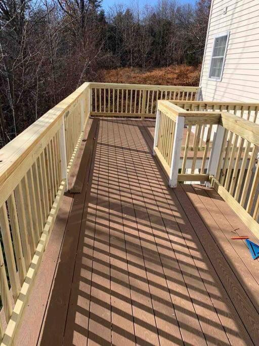 Fun & Fabulous Getaway Villa Gilford Exterior photo